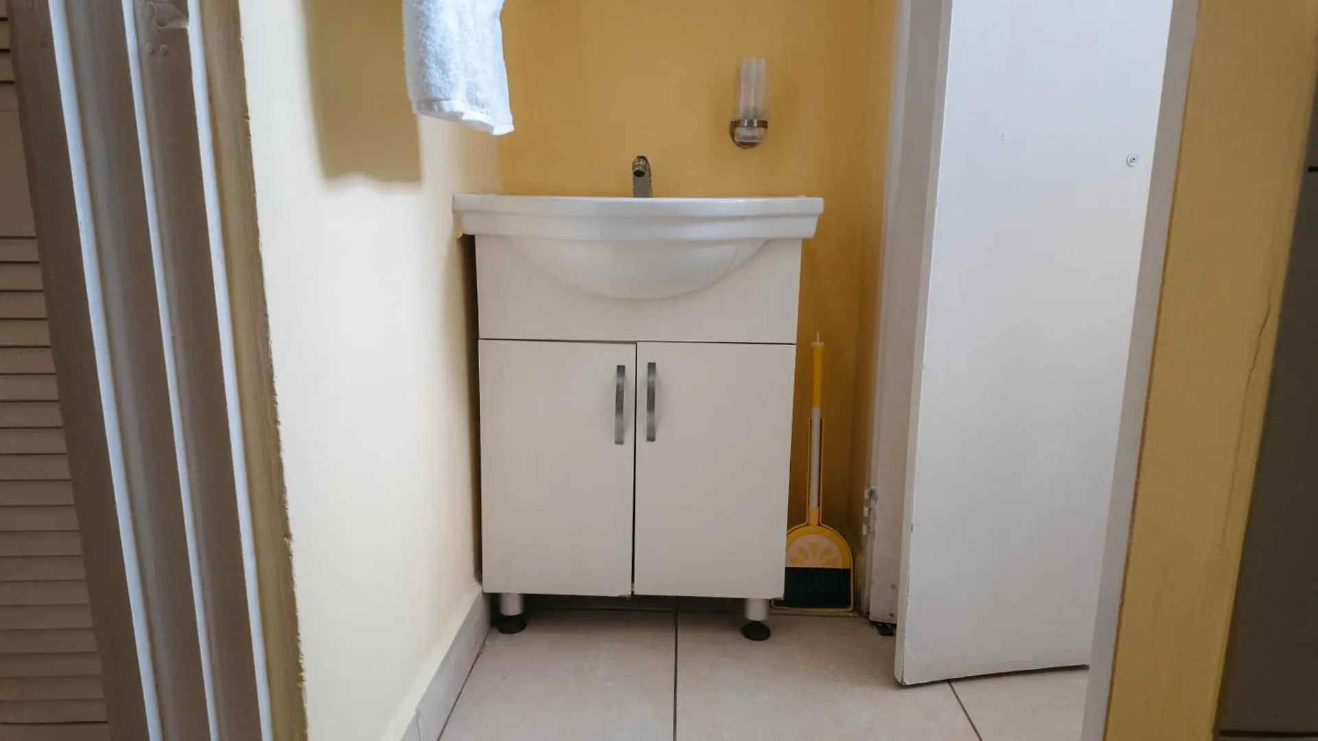 Apart Otel Reste En Jaunte Inside The Cattleya Hotel Tunapuna Village