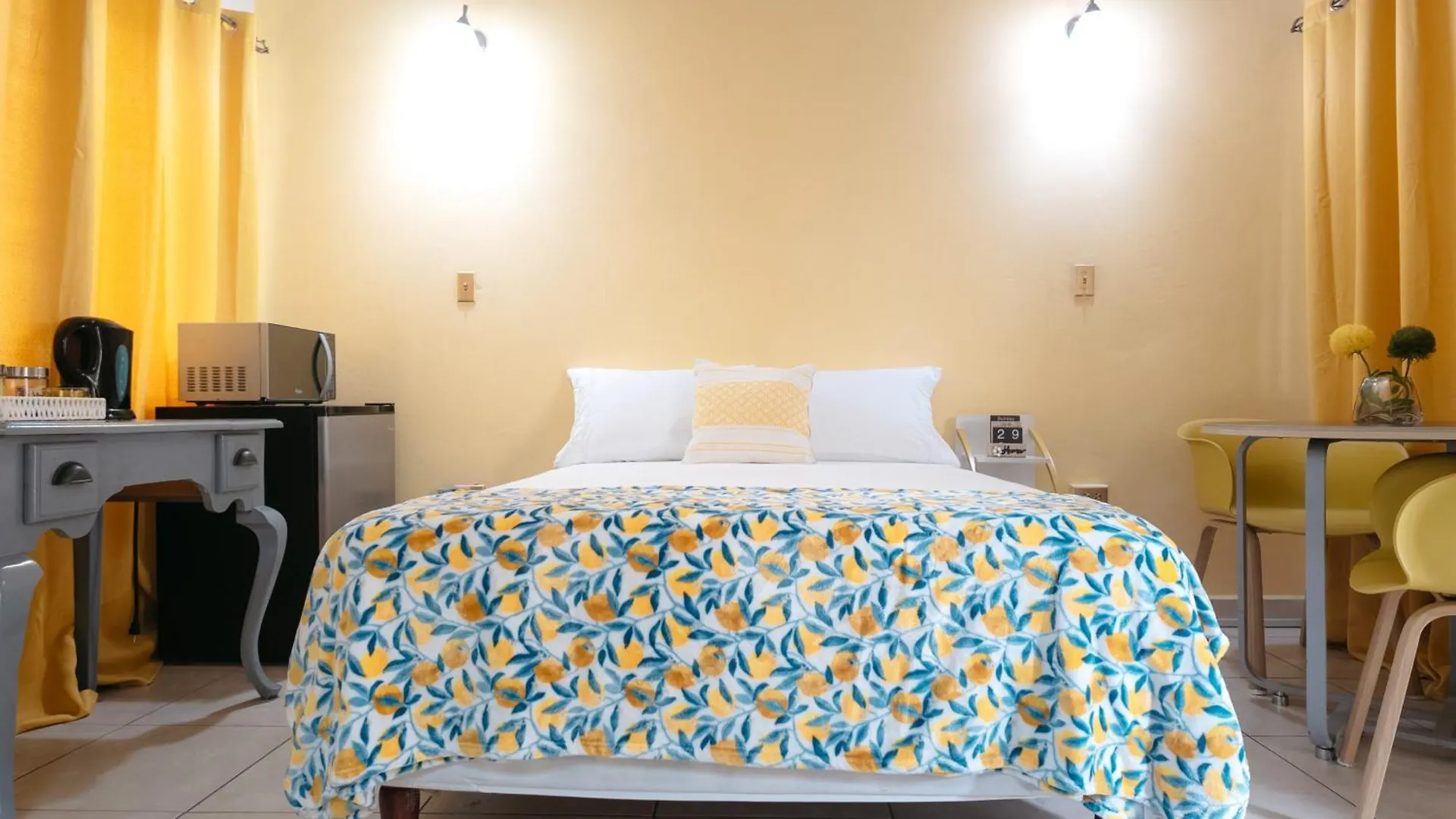 Reste En Jaunte Inside The Cattleya Hotel Tunapuna Village